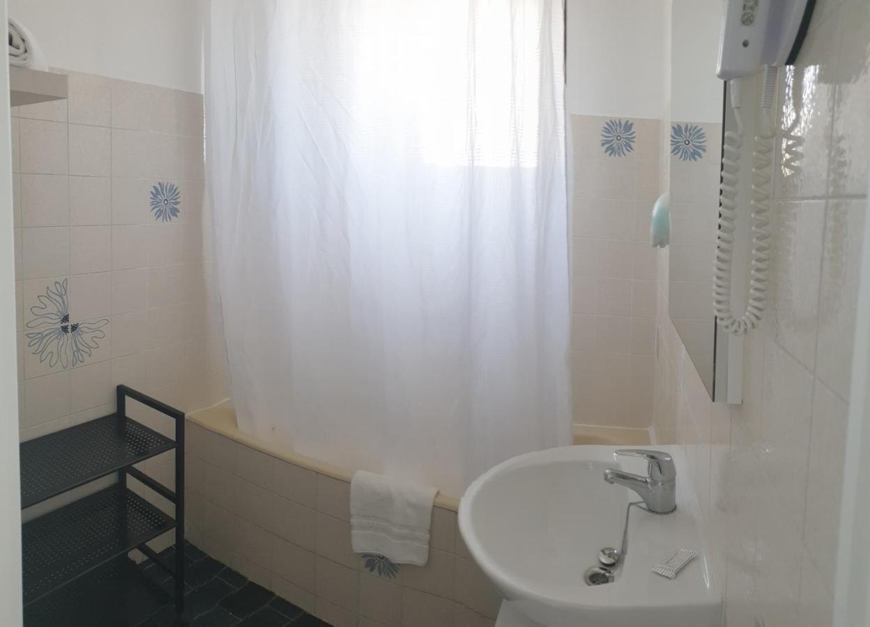 Hotel Chanteplage Saint-Cyr-sur-Mer Eksteriør billede